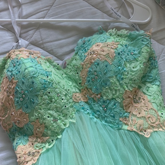 Sherri Hill Prom Dress - Picture 4 of 6